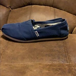 Navy Toms